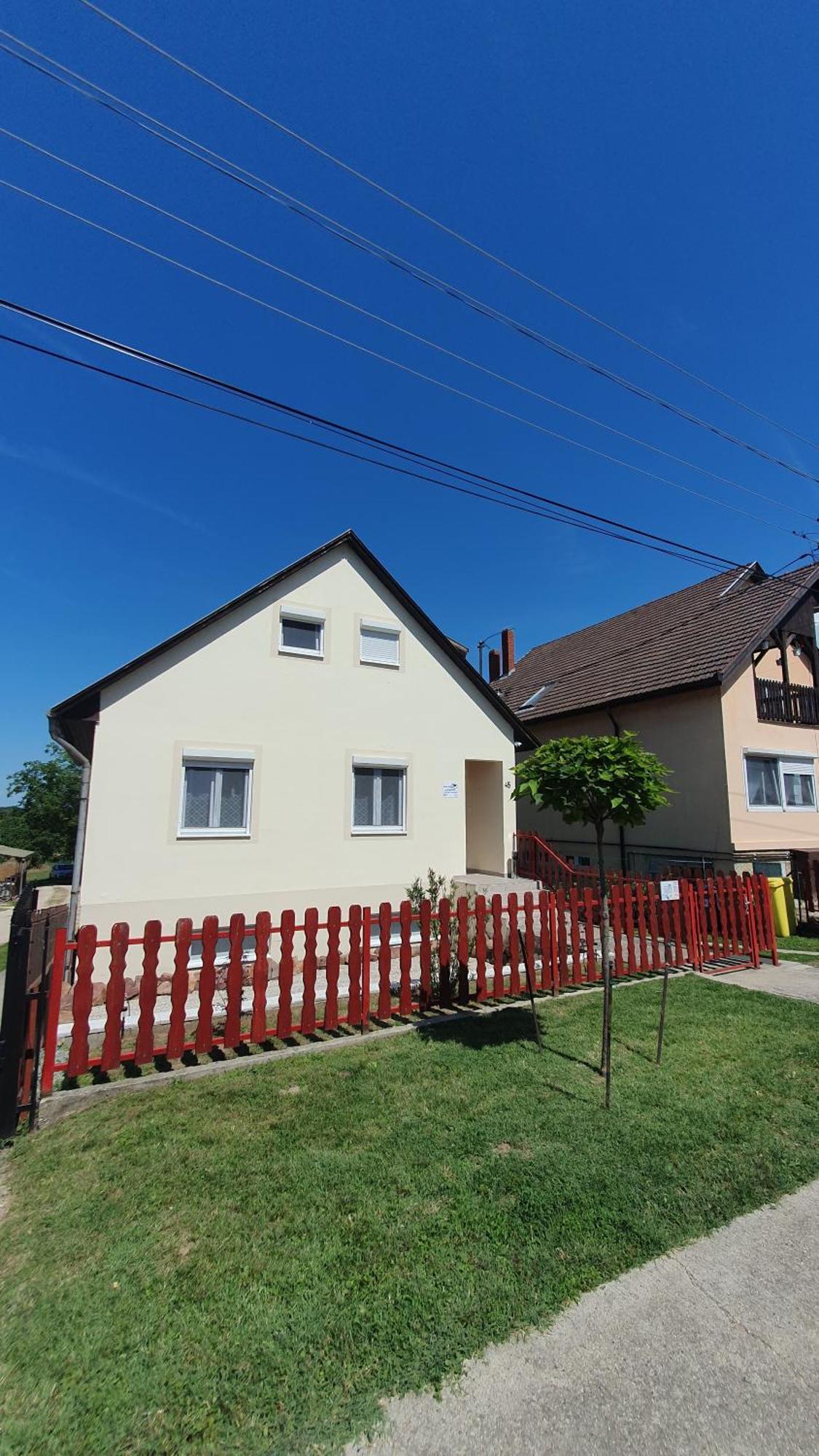 Berbe Apartman Balatonlelle Dış mekan fotoğraf
