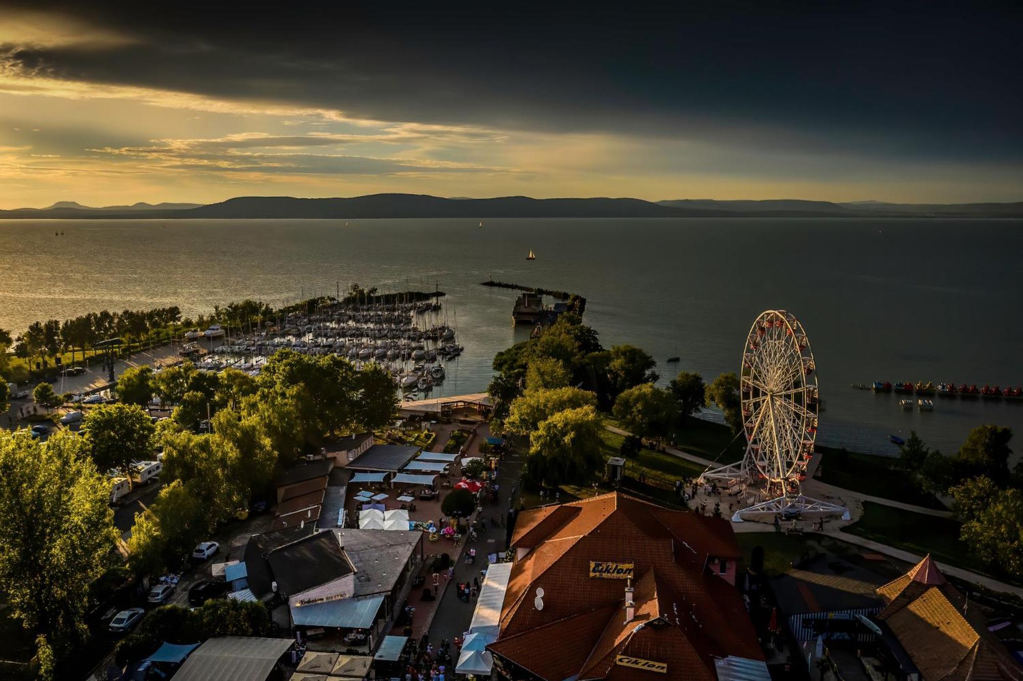 Berbe Apartman Balatonlelle Dış mekan fotoğraf